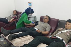 Cabang Disdik Jabar dorong tenaga pendidikan dan siswa SMA/SMK Cianjur rutin donor darah
