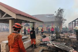 Pemkab Poso segera dirikan kelas darurat di sekolah terdampak kebakaran hutan-lahan