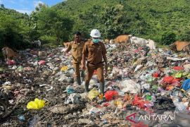 DLH Dompu minta pusat bantu alat berat atasi timbunan sampah
