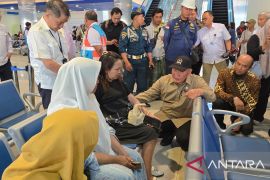 Menjaga asa di tengah pencarian KMP Virgo Transport 8