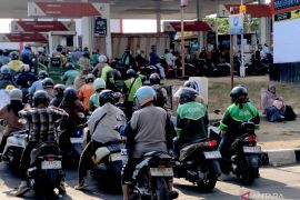 Ojol di Sulsel tak termasuk dalam aturan pengisian BBM ganjil genap