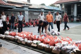 Rutan Tanjungpinang bagikan alat perlengkapan mandi untuk warga binaan