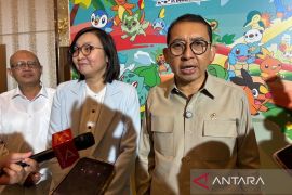 Kemenbud terima hibah lukisan dan buku karya Otto Djaya dan Agus Djaya