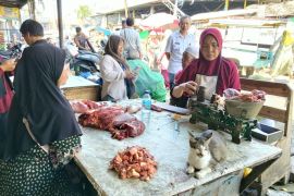 Mataram tata pedagang Pasar Kebon Roek optimalkan retribusi