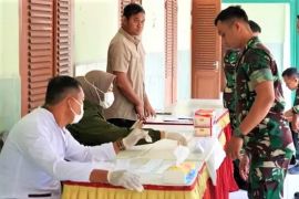 Personel Korem 081/DSJ jalani tes urine cegah narkoba