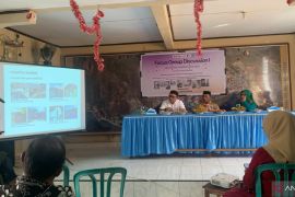 Mahasiswa UNG desain pengelolaan air limbah dan persampahan pesisir
