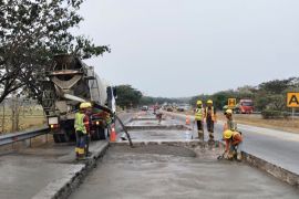 Pengelola Tol Cipali lakukan pemeliharaan jalan secara bertahap