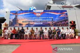 Mengarungi laut, mengantar Rupiah ke pulau terluar Kalbar