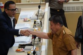 Pemprov Babel dan DPR percepat penyelesaian tumpang tindih IUP timah