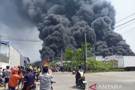 Oprasional Bandara Soetta tak terganggu dampak kebakaran di Tangerang