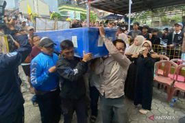 Dua jenazah korban KM Virgo tiba di Garut