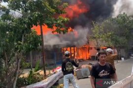 Empat rumah warga di Desa Murung Taal HST terbakar