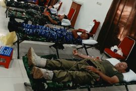 TNI AU gelar donor darah di Natuna