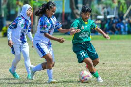 Sepak bola pelajar dan mimpi Indonesia Emas
