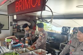 Polri siapkan menu ayam rica Manado dukung operasi SAR pencarian jurnalis hilang