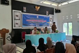 Bantuan pangan disalurkan ke 150 keluarga miskin ekstrem di Majene