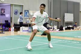 Alwi petik pelajaran berharga dari latih tanding bersama Kento Momota