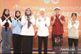 Kaltim dorong generasi muda kembangkan wastra ke fesyen modern