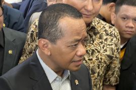 Menteri Bahlil rapat dengan PLN bahas kelistrikan Kalteng