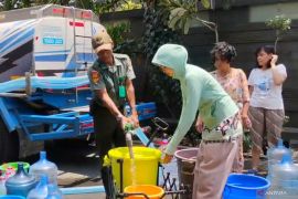 Pemkot Jaktim siapkan truk tangki untuk antisipasi krisis air bersih