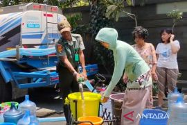 Pemkot Jaktim siapkan truk tangki untuk antisipasi krisis air bersih