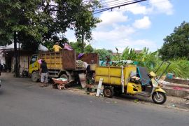 Pembuangan sampah Mataram ke TPA Kebon Kongok kembali dibatasi