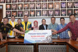 APP Group salurkan bantuan Rp150 juta untuk pemulihan korban Gempa NTT lewat ILUNI FKUI