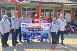 Dishub Cirebon menyasar pelajar untuk edukasi keselamatan lalu lintas