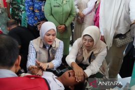 TP PKK dan Dinkes Paluta gelar sunat massal dan cek kesehatan gratis