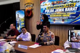 Polda Jabar Ringkus Pembuat Senjata Rakitan di Bandung Barat