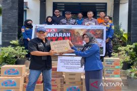 Pelindo Batulicin salurkan logistik untuk Satgas Karhutla Tanah Bumbu