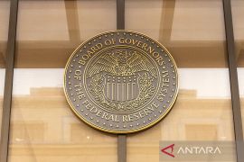 The Fed naikkan suku bunga acuan pertama kali sejak 2023
