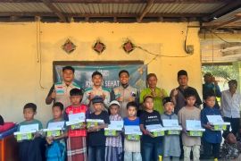 Tembus perairan Muaro Jambi, PLN hadirkan khitanan gratis bagi 54 anak prasejahtera
