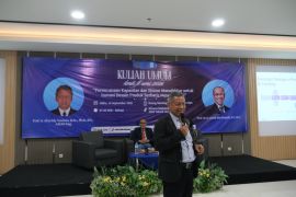 Prodi Teknik Industri UMS gelar kuliah umum, bekali mahasiswa manajemen kapasitas industri manufaktur