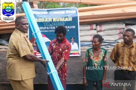 Tambrauw dapat bantuan 354 unit program bedah rumah