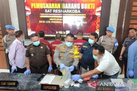 Polres Kotim musnahkan 947 gram sabu