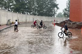 Hujan deras guyur Cibinong usai Bupati bersama ribuan masyarakat Bogor gelar Shalat Istisqa