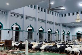Puluhan ribu santri dan alumni sujud syukur peringati 100 tahun Gontor