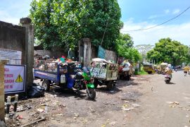 DLH Mataram menggencarkan pengolahan sampah mandiri kurangi volume ke TPA