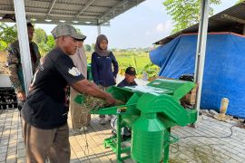 Electrifying agriculture PLN bantu jaga produktivitas petani di musim kemarau