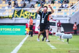 Pelatih: Persebaya kurang agresif antisipasi skema bola mati