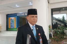 Asisten Perekonomian sebut pasokan cabai dari luar Sulut, intervensi jangka pendek
