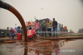 Lima juta liter air tawar tiba di Kota Pontianak perkuat pasokan bagi warga