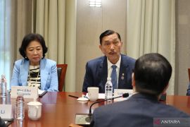 Luhut: China berharap Menkeu Suahasil hadir di pertemuan APEC
