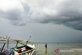 Cuaca Kepri Rabu ini, hujan masih berpotensi guyur Batam