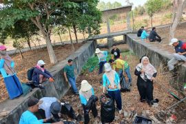 DLH Bangka Tengah kumpulkan 6,048 ton sampah saat World Cleanup Day 2026