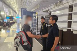 Indonesia deports Filipino national for violating stay permit