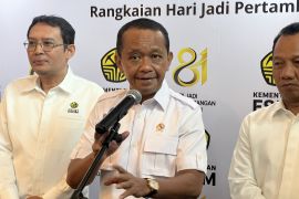 Menteri Bahlil siap ubah batu bara jadi bensin