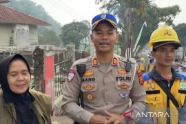Polres-DLH Cianjur lakukan mitigasi pohon rawan tumbang