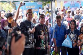 Shalahuddin perkuat silaturahmi antarwilayah, hadiri Hari Jadi Barito Selatan